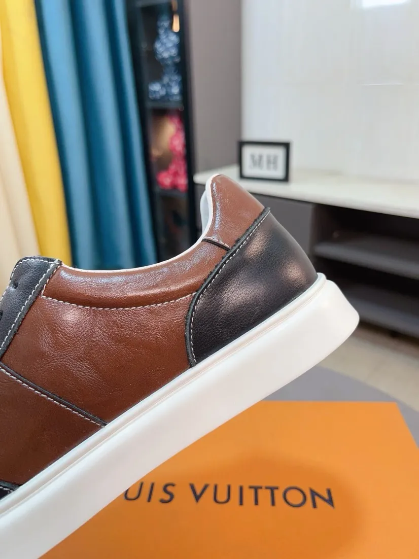 Ex-factory price 440🌹🌹[LV]🌹High-end brand of men's shoes: Official website 1:1 Latest masterpiece: The upper is made of first-layer cowhide imported from Italy with special materials➕made of full genuine leather lining🔥, making walking more convenient and comfortable! Exclusive new style, stunning work [color]! Create a fashionable personality to set off your uniqueness! A must-have for trendy men! Classic🔥Number: 38-44